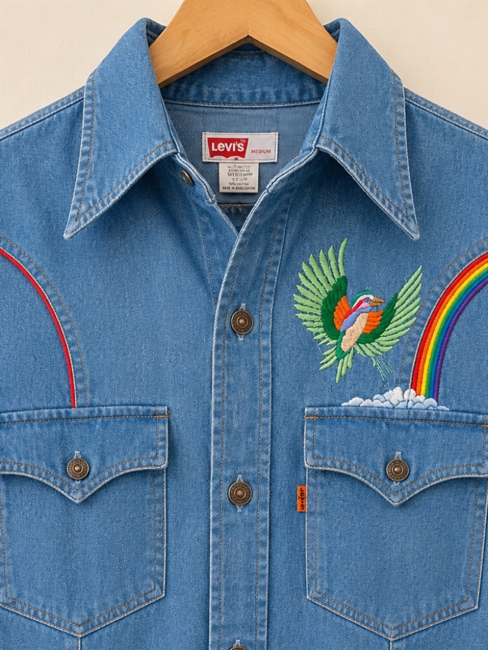 Levi’s Vintage 70s Denim Western Shirt Embroidered Bird Rainbow size Medium - Picture 2 of 9